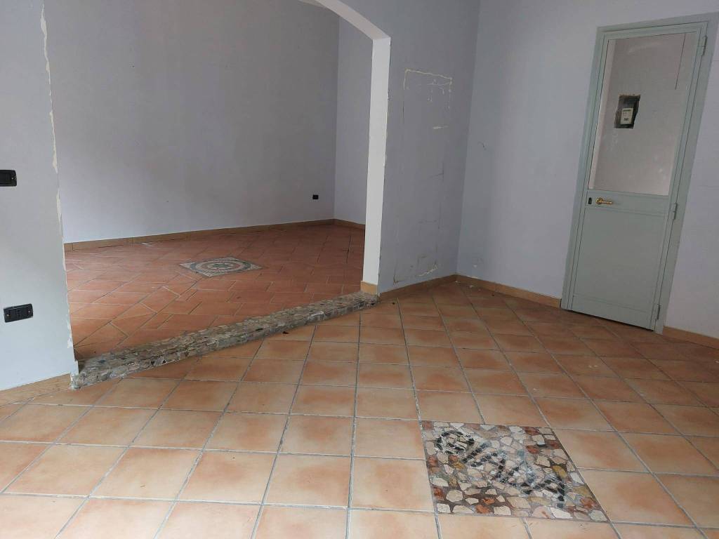 negozio in affitto a Mugnano di Napoli