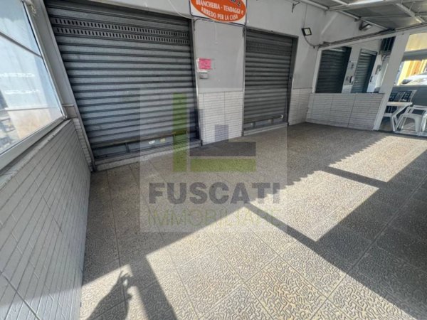 negozio in affitto a Mugnano di Napoli