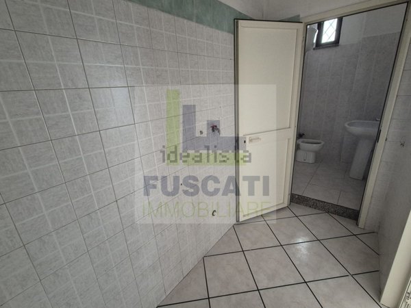 locale commerciale in affitto a Mugnano di Napoli