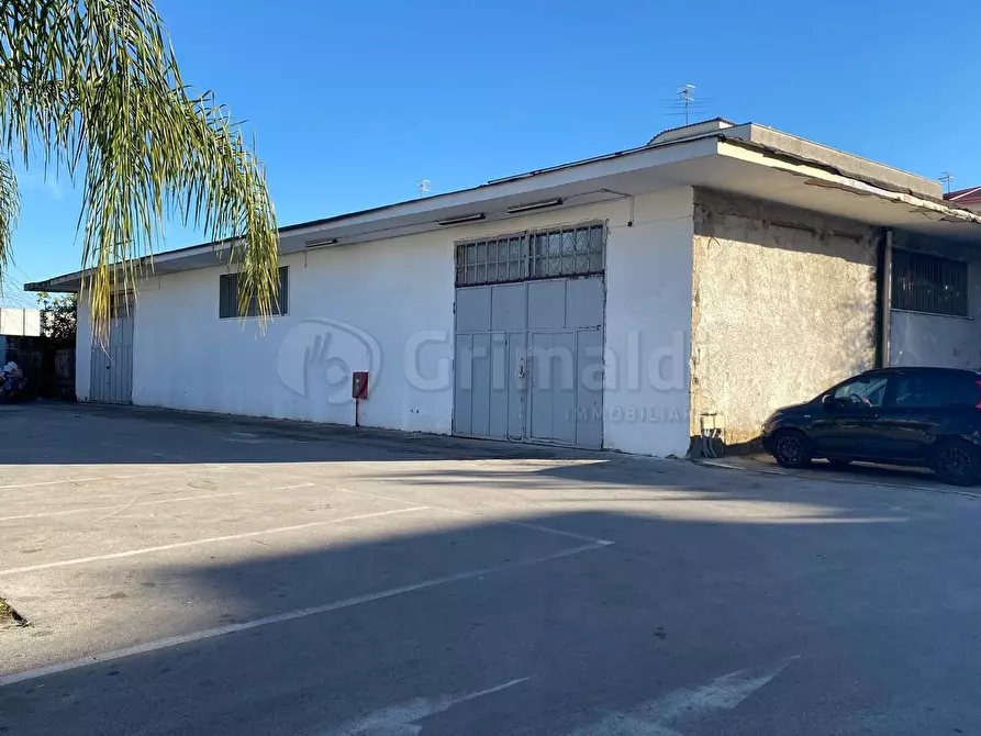negozio in affitto a Mugnano di Napoli