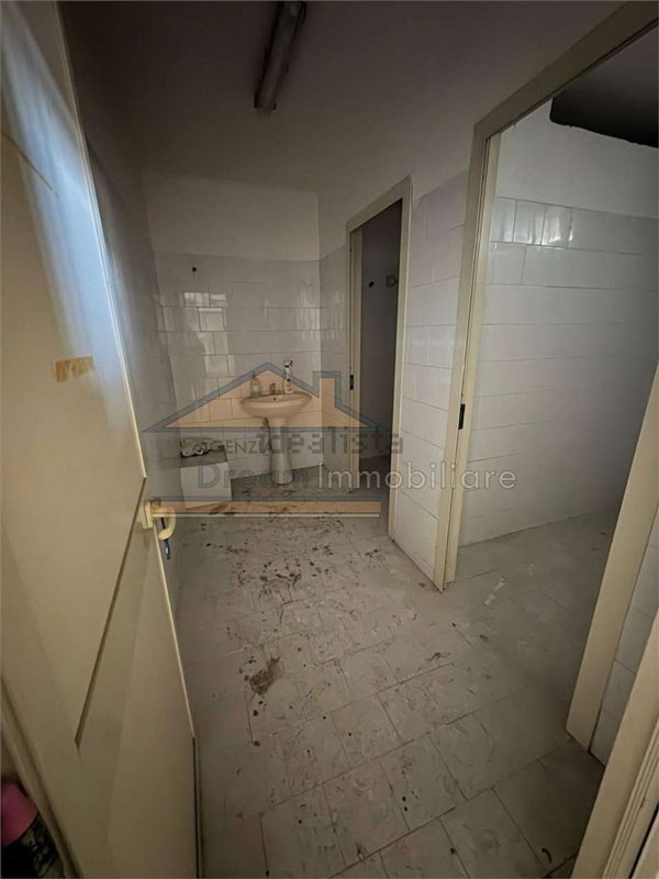 negozio in affitto a Mugnano di Napoli