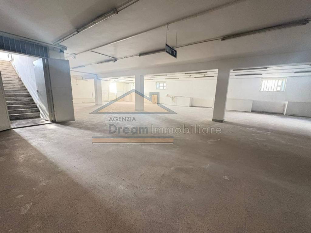 negozio in affitto a Mugnano di Napoli