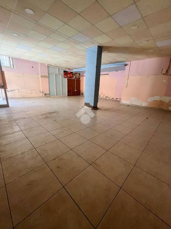 negozio in affitto a Mugnano di Napoli