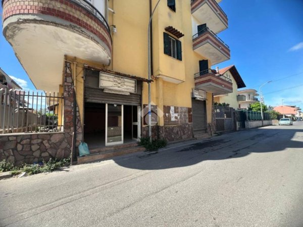 negozio in affitto a Mugnano di Napoli
