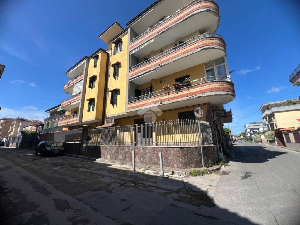 negozio in affitto a Mugnano di Napoli