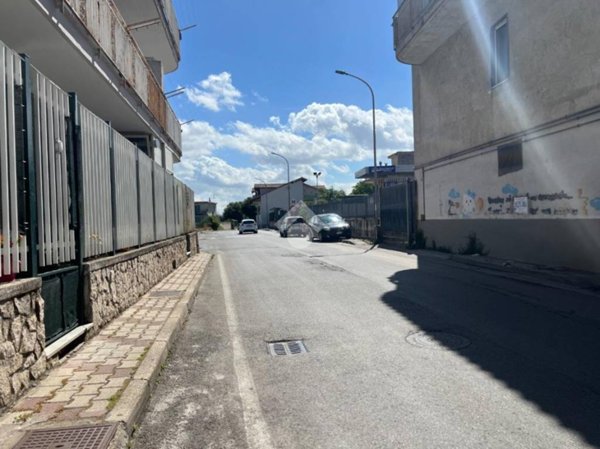 negozio in affitto a Mugnano di Napoli