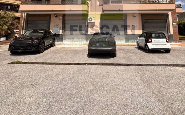 negozio in affitto a Mugnano di Napoli