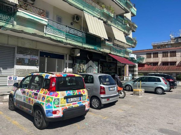 negozio in affitto a Mugnano di Napoli