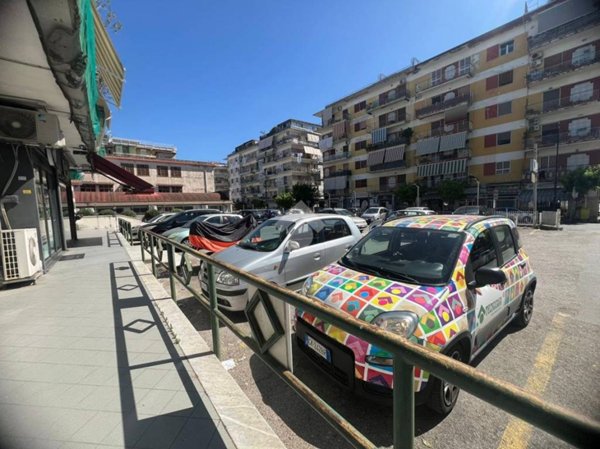 negozio in affitto a Mugnano di Napoli