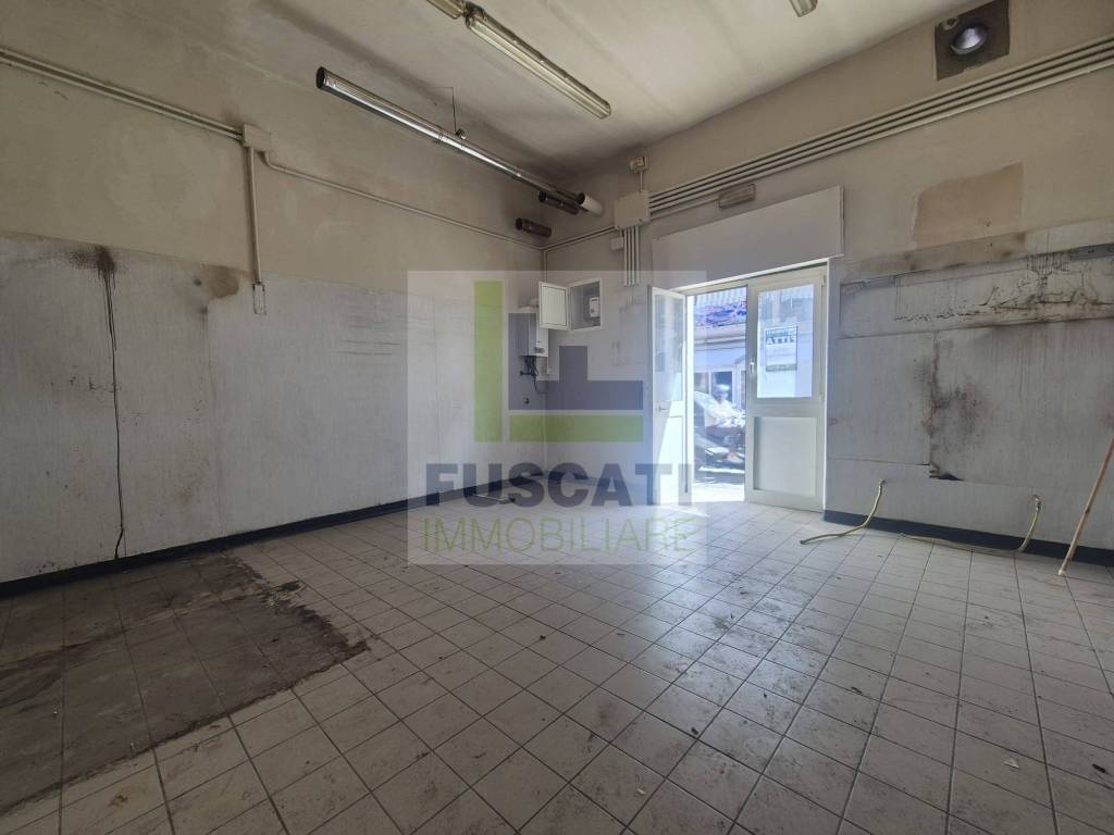 negozio in affitto a Mugnano di Napoli