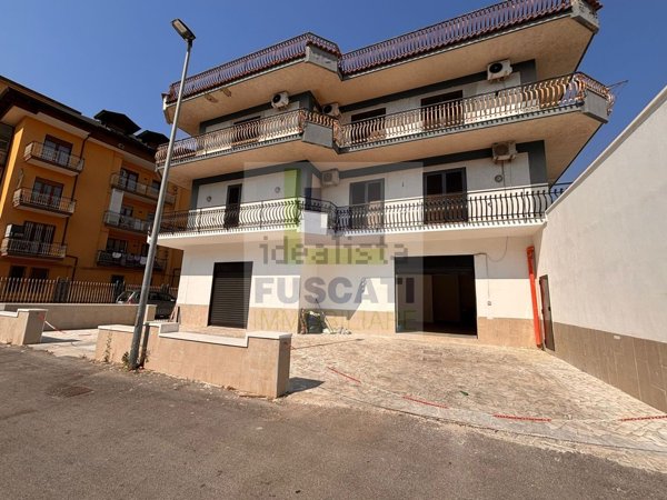locale commerciale in affitto a Mugnano di Napoli