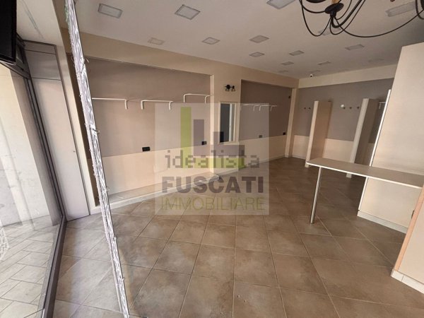 locale commerciale in affitto a Mugnano di Napoli