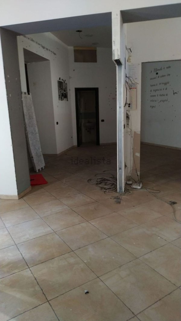 locale commerciale in affitto a Mugnano di Napoli