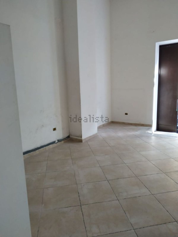 locale commerciale in affitto a Mugnano di Napoli