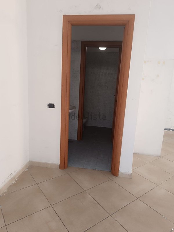 locale commerciale in affitto a Mugnano di Napoli