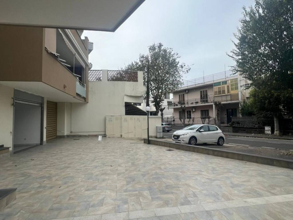 locale commerciale in affitto a Mugnano di Napoli