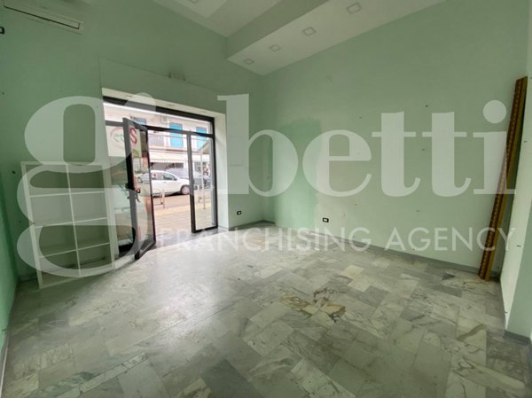 locale commerciale in affitto a Mugnano di Napoli