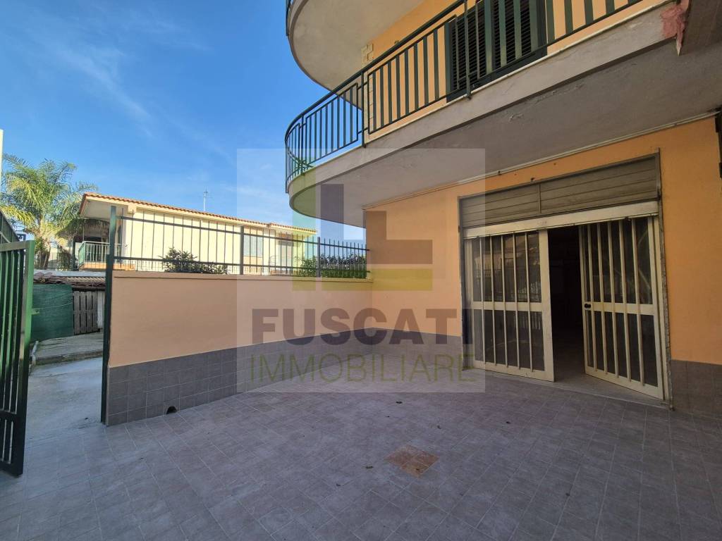 negozio in affitto a Mugnano di Napoli