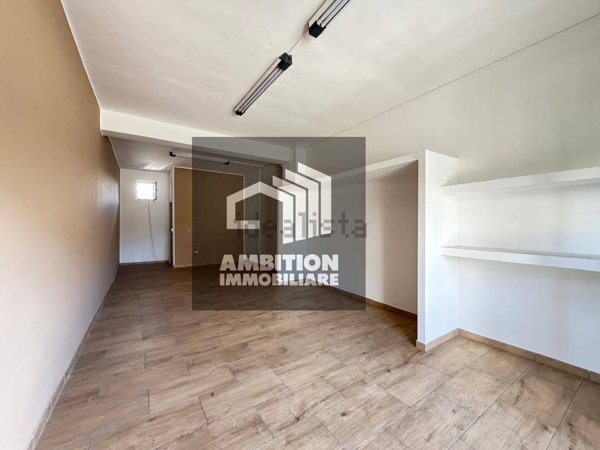 locale commerciale in affitto a Mugnano di Napoli