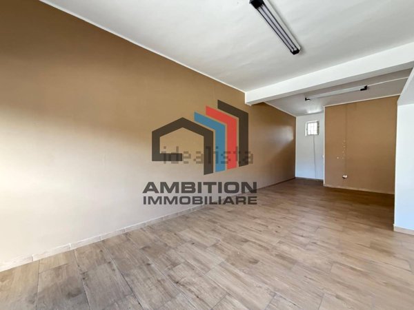 locale commerciale in affitto a Mugnano di Napoli