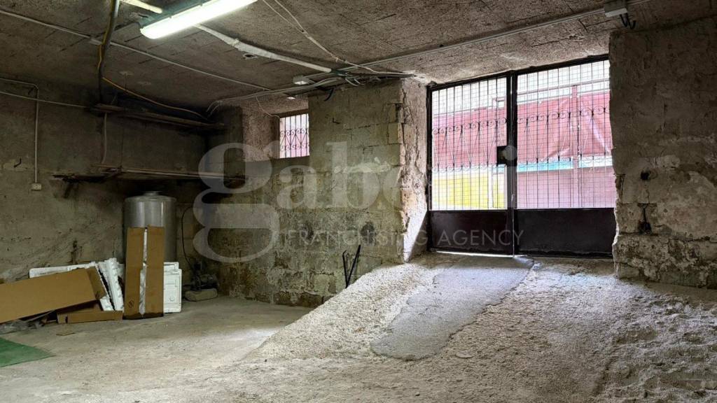 locale commerciale in affitto a Mugnano di Napoli