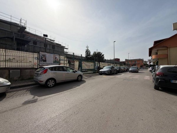 locale commerciale in affitto a Mugnano di Napoli