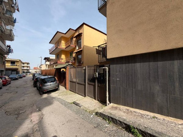 locale commerciale in affitto a Mugnano di Napoli