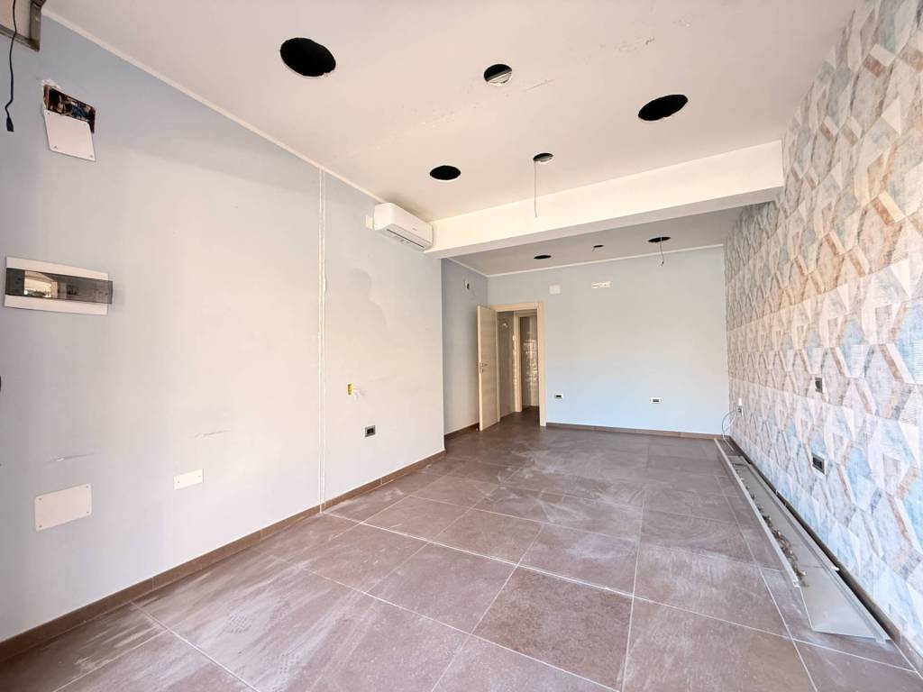 negozio in affitto a Mugnano di Napoli