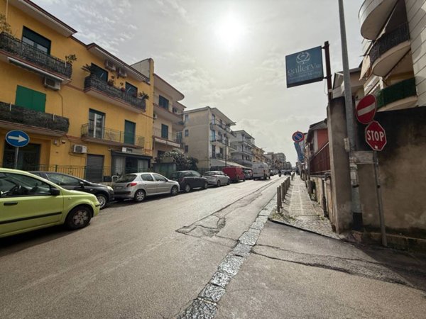 negozio in affitto a Mugnano di Napoli