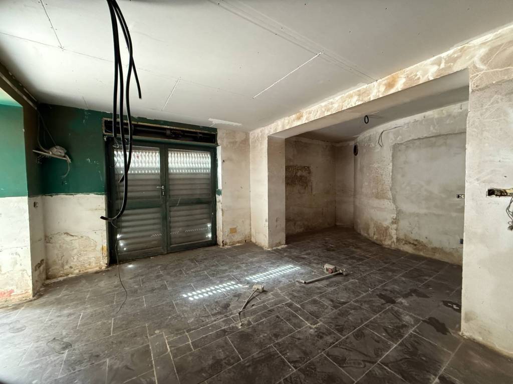 negozio in affitto a Mugnano di Napoli