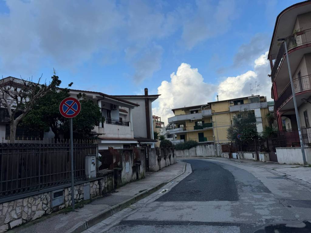 locale commerciale in affitto a Mugnano di Napoli