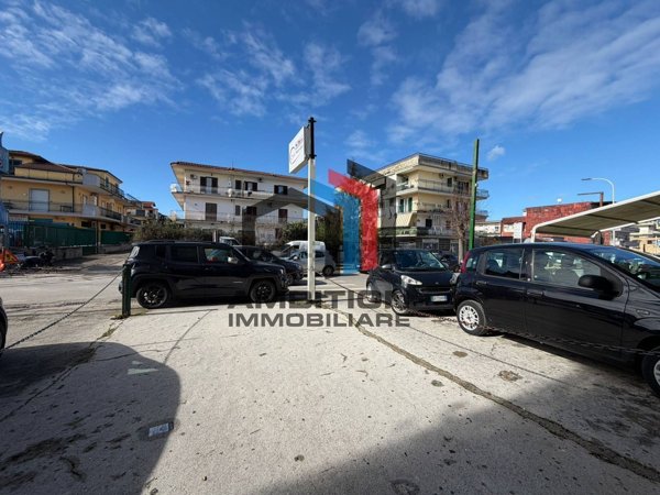 locale commerciale in affitto a Mugnano di Napoli