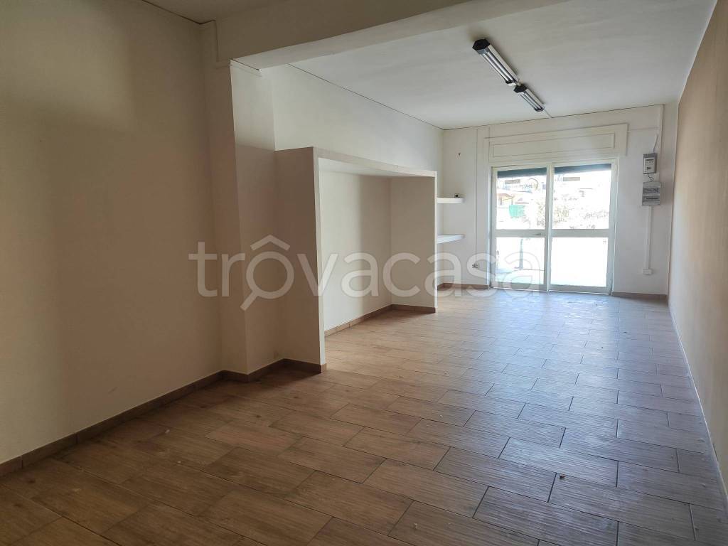 negozio in affitto a Mugnano di Napoli