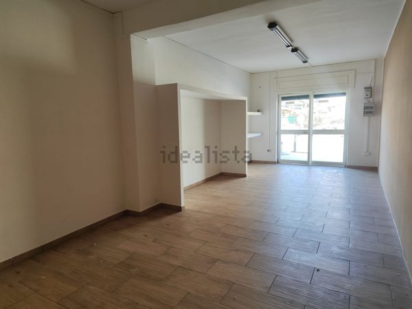 negozio in affitto a Mugnano di Napoli