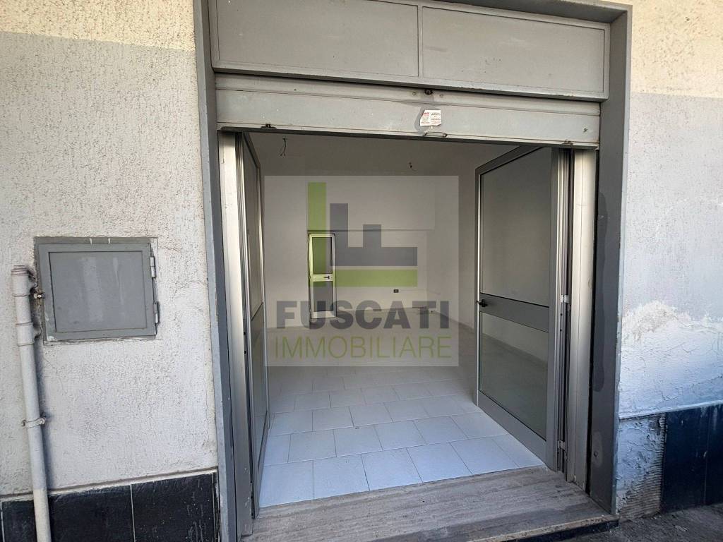 negozio in affitto a Mugnano di Napoli