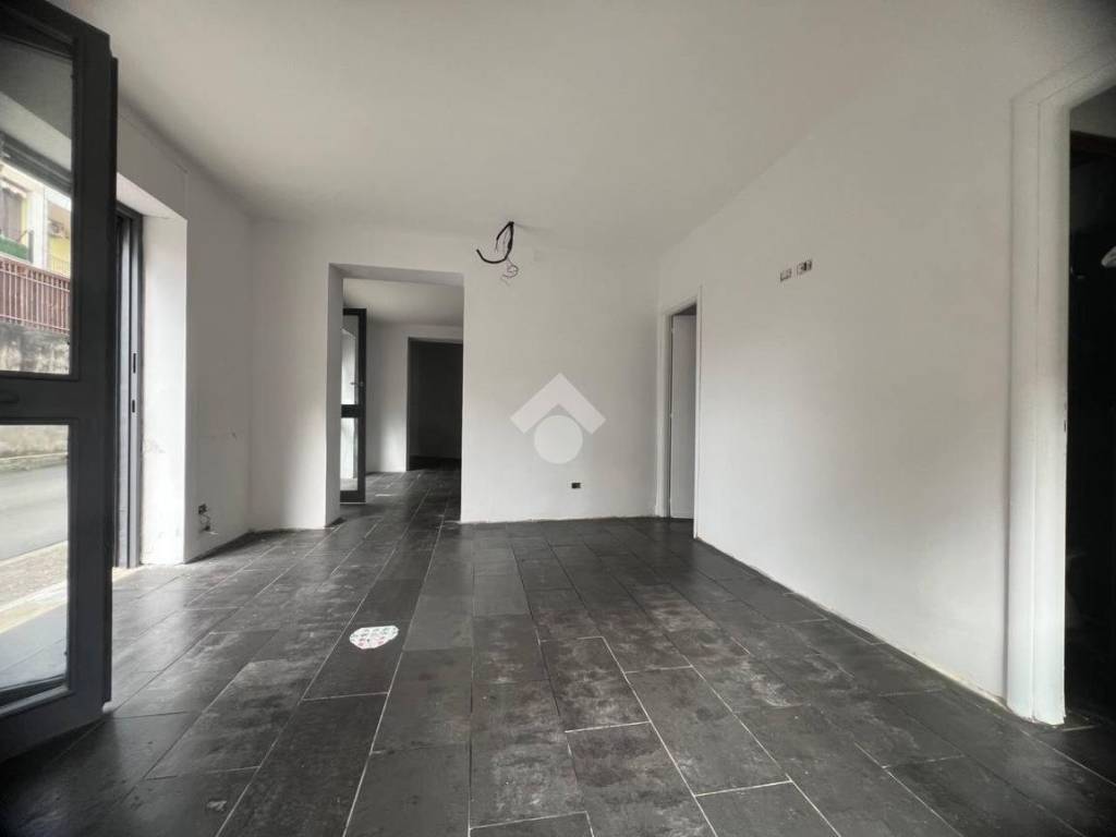 locale commerciale in affitto a Mugnano di Napoli