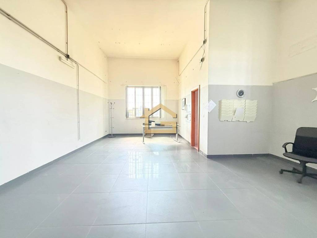 locale commerciale in affitto a Mugnano di Napoli