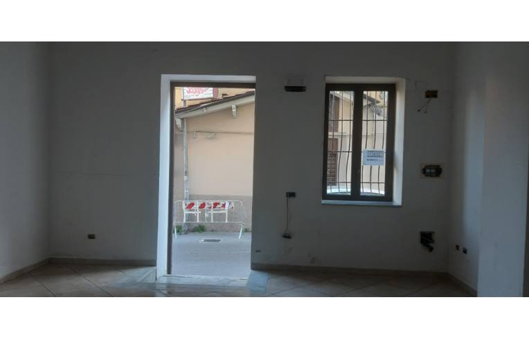 negozio in affitto a Mugnano di Napoli