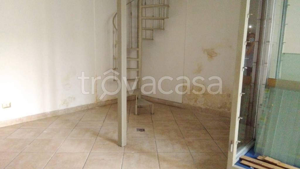 negozio in affitto a Mugnano di Napoli