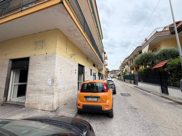 negozio in affitto a Mugnano di Napoli