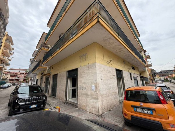 negozio in affitto a Mugnano di Napoli