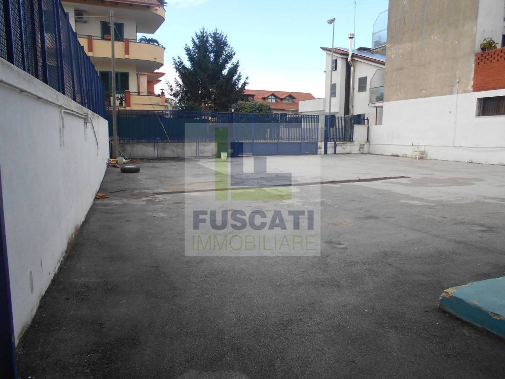 locale commerciale in affitto a Mugnano di Napoli