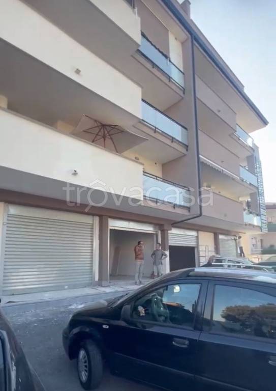 negozio in affitto a Mugnano di Napoli
