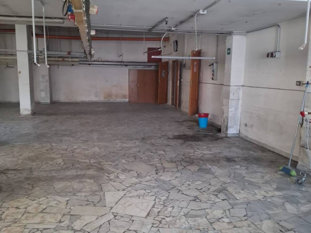 negozio in affitto a Mugnano di Napoli