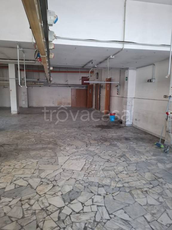 negozio in affitto a Mugnano di Napoli