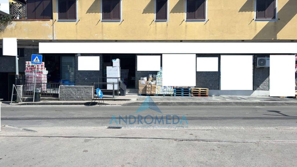 negozio in affitto a Mugnano di Napoli