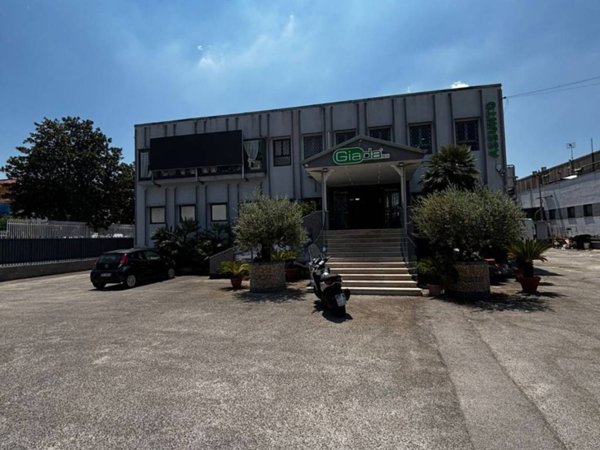 negozio in affitto a Mugnano di Napoli
