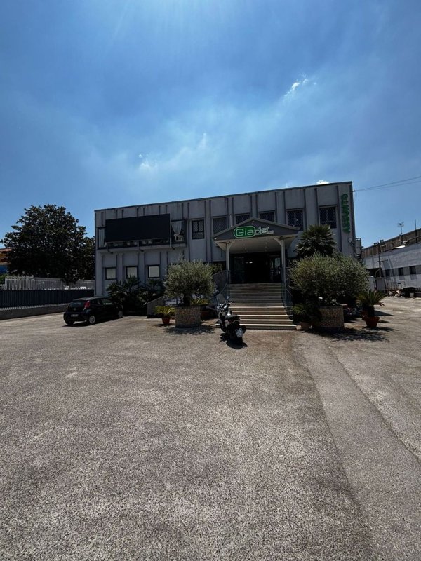 locale commerciale in affitto a Mugnano di Napoli