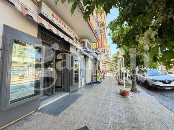 locale commerciale in affitto a Mugnano di Napoli