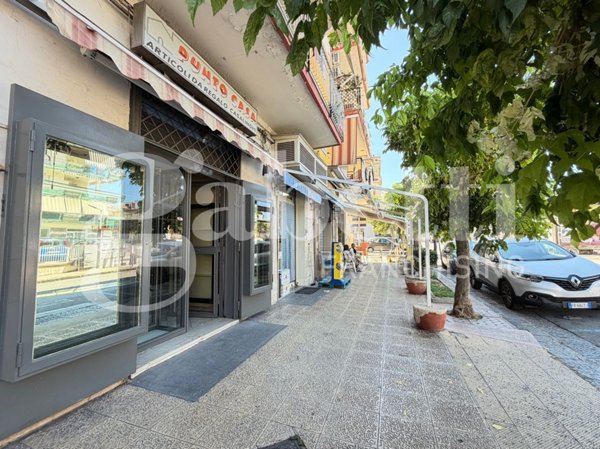 locale commerciale in affitto a Mugnano di Napoli